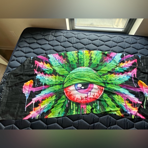 Bundle of three trippy pashminas for festivals or raves - Picture 2 of 3